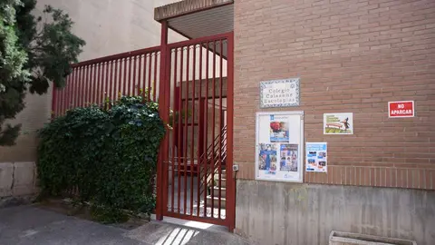 Exterior de un colegio en Zaragoza. Foto: Andr&eacute;s Garc&iacute;a
