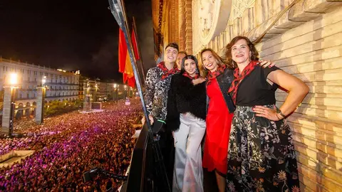 preg&oacute;n-fiestas-pilar-zaragoza-naiara-juanjo-bona-plaza