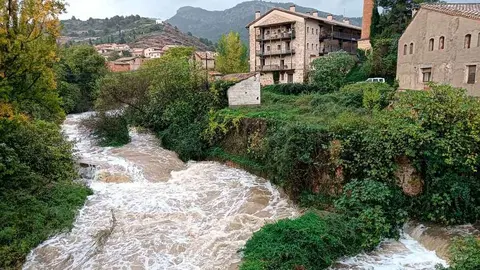 Imagen de archivo. Desbordamiento del r&iacute;o Matarra&ntilde;a a su paso por Beceite