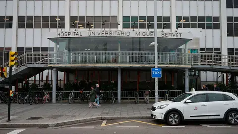 Fachada del Hospital Miguel Servet. Foto: Andr&eacute;s Garc&iacute;a