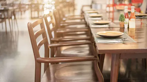 mesa-restaurante-carretera