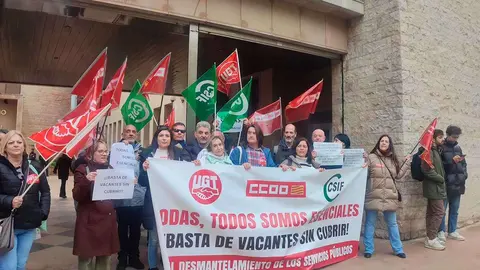 Manifestaci&oacute;n contra las vacantes en la administraci&oacute;n p&uacute;blica. Foto: UGT Arag&oacute;n
