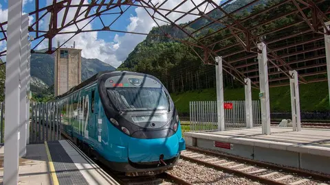 Pruebas del tren de hidr&oacute;geno en Canfranc. Foto: Adif