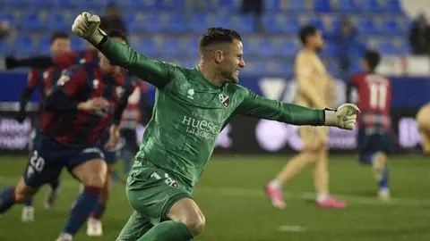 Dani Jim&eacute;nez evit&oacute; el empate en el descuento parando un penalti. Foto: La Liga.