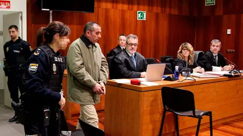 El autor del crimen machista de Zaragoza, Miguel &Aacute;ngel Santiago Cort&eacute;s, durante el juicio celebrado esta semana en la APZ