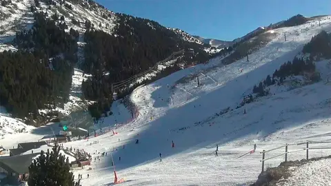 Imagen de esta ma&ntilde;ana de las pistas de Cerler, en el Pirineo de Arag&oacute;n, donde Pedro S&aacute;nchez est&aacute; pasando unos d&iacute;as