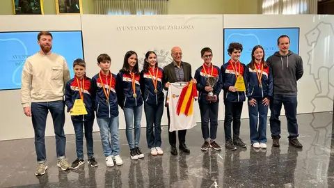Zaragoza recibe en el Ayuntamiento a la Selecci&oacute;n Aragonesa campeona de Espa&ntilde;a Sub-14 de patinaje Inline Freestyle.