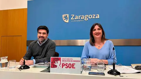 Lola Ranera y Horacio Royo este viernes en la rueda de prensa. | Foto: PSOE