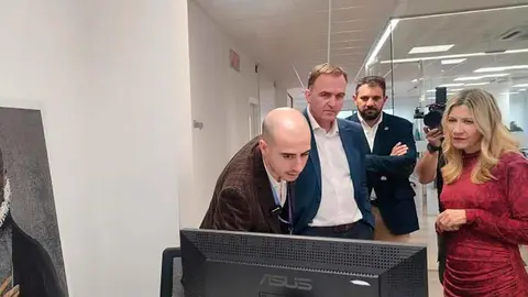 La vicepresidenta del Gobierno de Arag&oacute;n, Mar Vaquero, ha visitado este mi&eacute;rcoles las instalaciones de la empresa. Foto: DGA