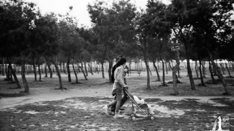 Pinares de Venecia. Al fondo, la tapia del cementerio. A&ntilde;os 80. De la web Torrero159