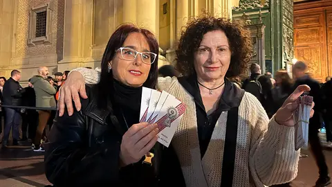 La fiebre por las cintas del Pilar de cachirulo no para y vuelve a haber largas filas