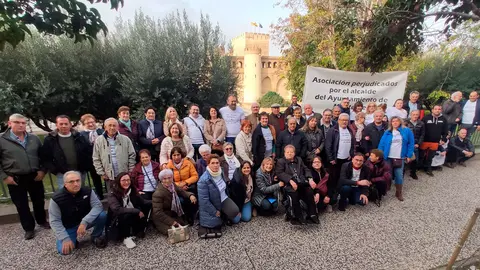 Vecinos de Monterde frente a las Cortes