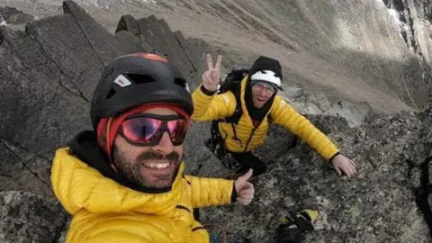 Eneko e Iker Pou, en la imagen, ofrecen este s&aacute;bado, en Benasque, la conferencia 'Aupa Pou: una vida encordados'.
