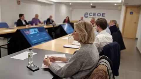 Imagen de archivo. Imagen de la reuni&oacute;n de la Comisi&oacute;n de Relaciones Laborales de CEOE Arag&oacute;n en marzo.