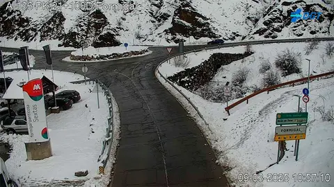 Accesos a la estaci&oacute;n de Formigal. Foto: DGT