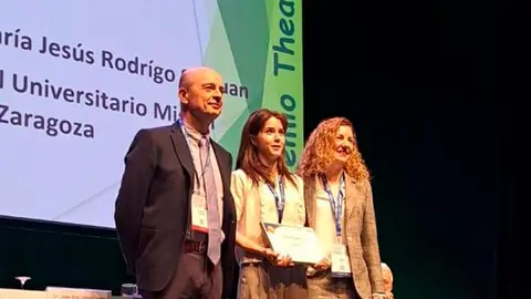 El grupo de investigaci&oacute;n de oftalmolog&iacute;a del Miguel Servet ha recibido un premio