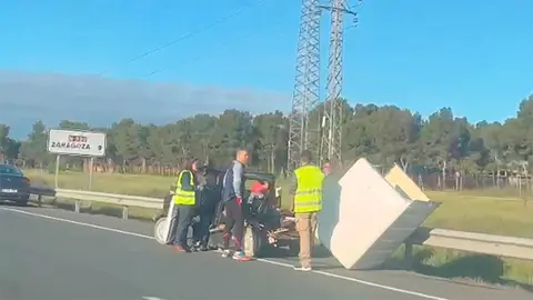 Un accidente de tr&aacute;fico en la N-330 sentido Zaragoza ocurrido a primera hora de esta ma&ntilde;ana ha dejado una persona herida.