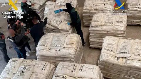 Macrooperaci&oacute;n antidroga en Zaragoza. Foto: OPC Guardia Civil
