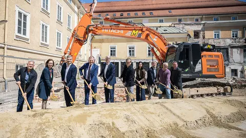 Arquitectos aragoneses en la rehabilitaci&oacute;n del Teatro de Austria