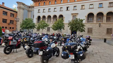 En Teruel, frente a la sede de la Diputaci&oacute;n Provincial