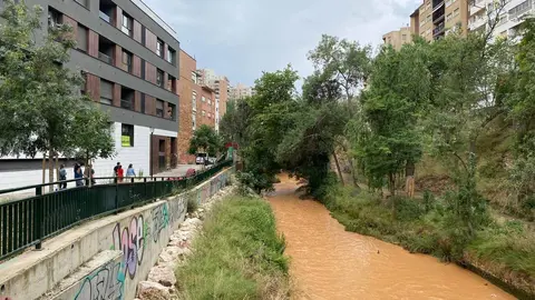 Lugar donde el Ayuntamiento de Zaragoza quiere levantar una pasarela en el r&iacute;o Huerva