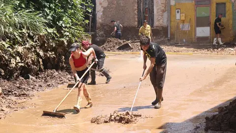 Limpieza tras la riada de 2025 en Campo de Belchite. Foto: Arag&oacute;n Digital