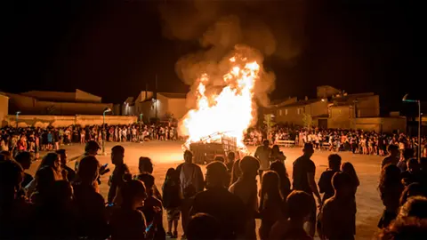 Hoguera de San Juan en Ejea. Foto: Ayuntamiento de Ejea de los Caballeros