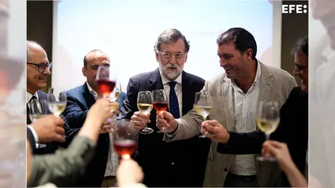 Mariano Rajoy brindis por premio DO vinos