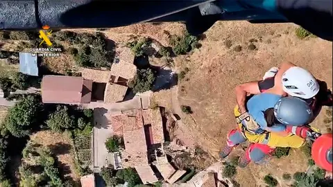 Una escaladora italiana es rescatada este martes por el Greim de la Guardia Civil en Pe&ntilde;as de Riglos.