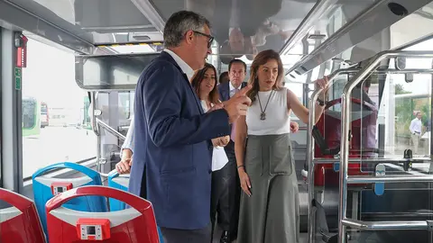 nueva-flota-bus-tur&iacute;stico-10