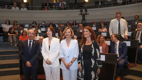 Adem&aacute;s de las ministras, en el acto ha habido representaci&oacute;n de otras universidades y el CSIC