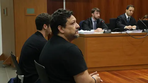 El Paletas, durante el juicio en la Audiencia Provincial de Zaragoza por el doble intento de asesinato sucedido en 2023. Foto: Pilar &Aacute;lvarez.