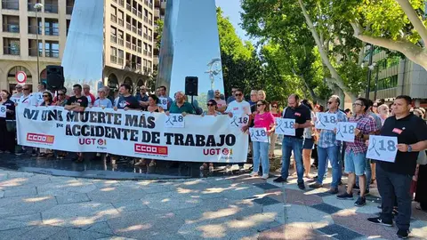 CCOO y UGT han convocado una nueva concentraci&oacute;n en Zaragoza ante la v&iacute;ctima mortal n&uacute;mero 19 por accidente laboral este a&ntilde;o.