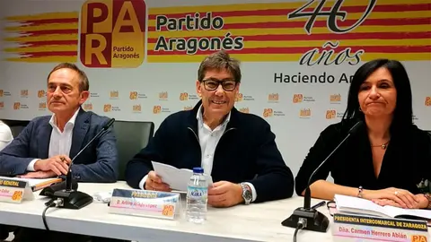 Herrero (izquierda) junto a Aliaga en una imagen de archivo. Foto: PAR