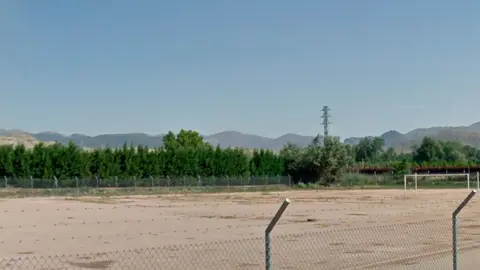 Dos trabajadores han muerto tras electrocutarse en el camino de las Fuerzas Armadas de Calatayud (Zaragoza).