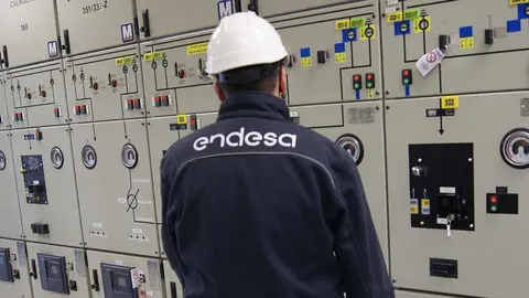 Imagen de archivo. Trabajador de Endesa