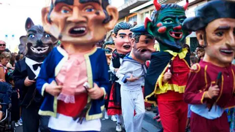 comparsa_de_gigantes_y_cabezudos-calatayud