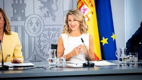 La ministra de Trabajo y Econom&iacute;a Social, Yolanda D&iacute;az, en rueda de prensa | Foto de Ministerio de Trabajo y Econom&iacute;a Social