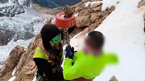 El Greim de Bolta&ntilde;a tambi&eacute;n rescat&oacute; al compa&ntilde;ero del fallecido, un var&oacute;n franc&eacute;s de 68 a&ntilde;os que result&oacute; ileso.