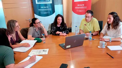 El programa busca abrir oportunidades laborales para mujeres ligadas al cuidado de personas mayores