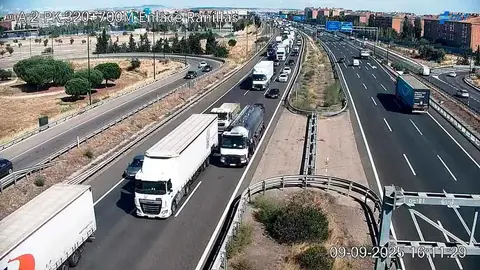 Imagen de las c&aacute;maras de la DGT cerca del accidente sucedido en Zaragoza a la altura de Juslibol.