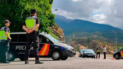 Un hombre ha sido expulsado de Espa&ntilde;a tras ser interceptado en un control de la Polic&iacute;a Nacional cerca de Candanch&uacute;. Foto de Archivo.