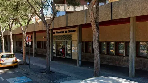 La Jefatura Provincial de Tr&aacute;fico de Zaragoza, situada en V&iacute;a Univ&eacute;rsitas.