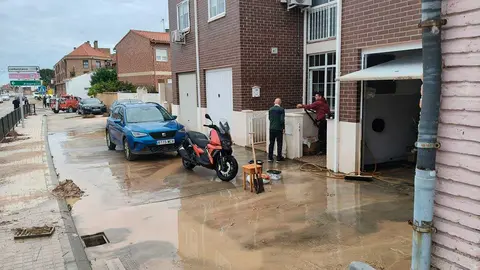 Las tormentas y lluvias extremas del domingo han obligado al traslado preventivo de 98 personas mayores de la residencia de Santa Fe.