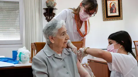 vacunaci&oacute;n, gripe, covid, mayores