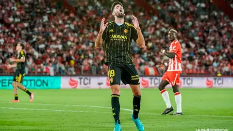 Kodro, se lamenta contra el Almer&iacute;a, ante quienes se estren&oacute; como goleador del Real Zaragoza. Foto: LaLiga