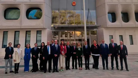 Reuni&oacute;n en Madrid entre las partes implicadas: DGA, empresas del sector y el embajador Chino. Foto: DGA