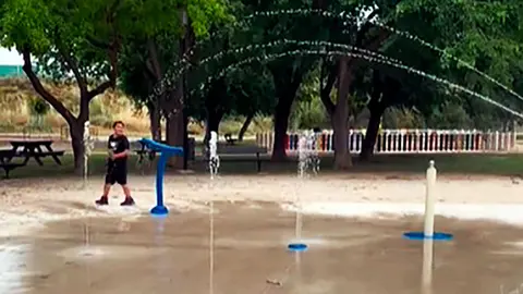 remojachicos-chorros-agua-verano-valdespartera-zaragoza