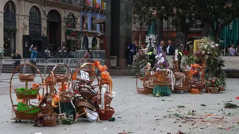 retirada-flores-manto-virgen-2