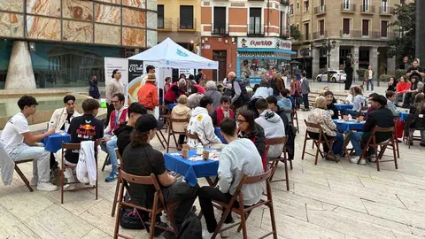 Participantes en el desayuno solidario "Rompe la soledad"